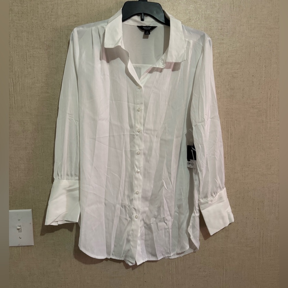 Simply Vera Vera wang women’s button down shirt